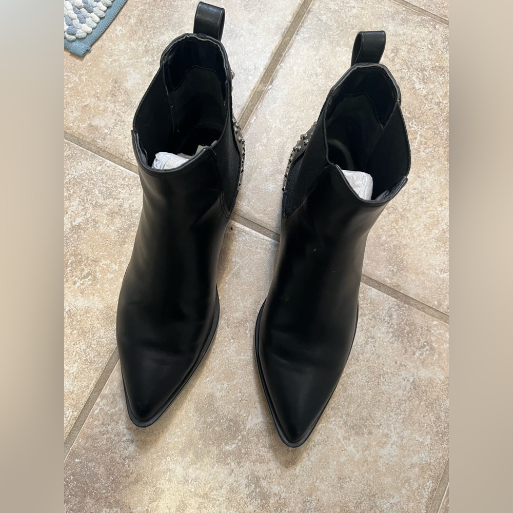 Booties with metal details